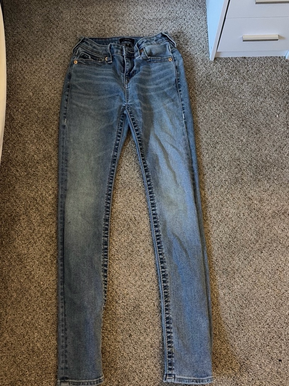 True Religion Billie Mid rise straight jeans size 28